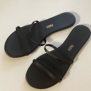 NEW, NEVER WORN - Black Tkees in style Gemma